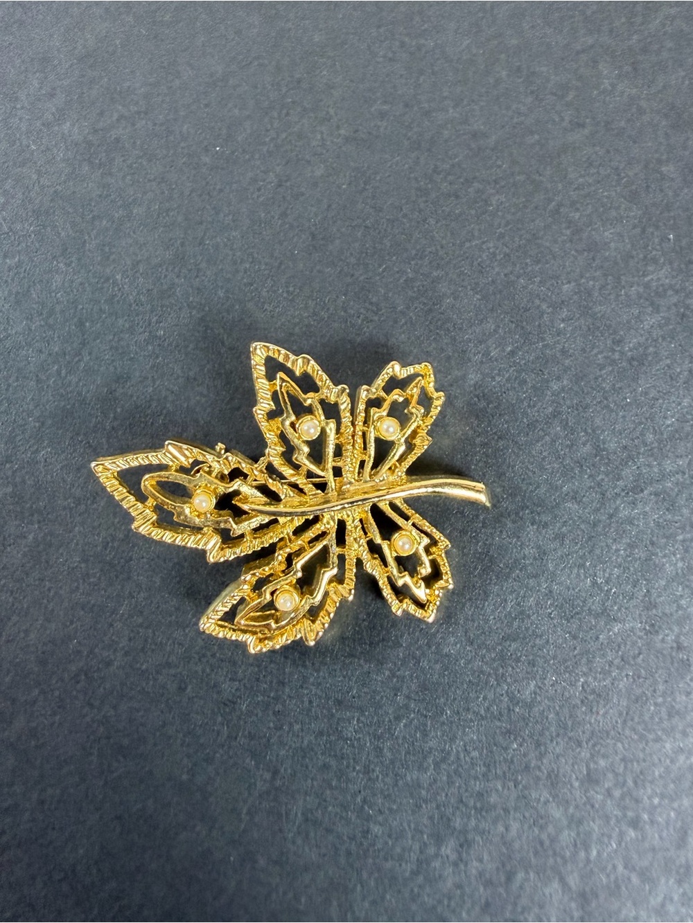 Vintage Gold Tone Leaf‎ Faux Pearl Accent Brooch - Women's Jewelry